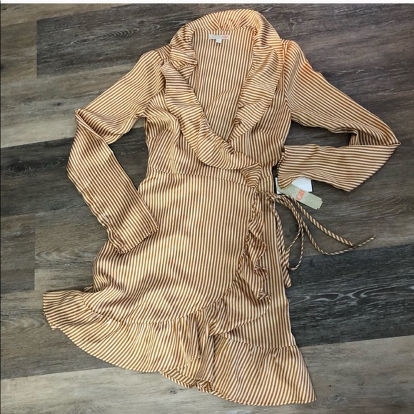 Dresses & Skirts - Gianni Bini Merigold Wrap Dress